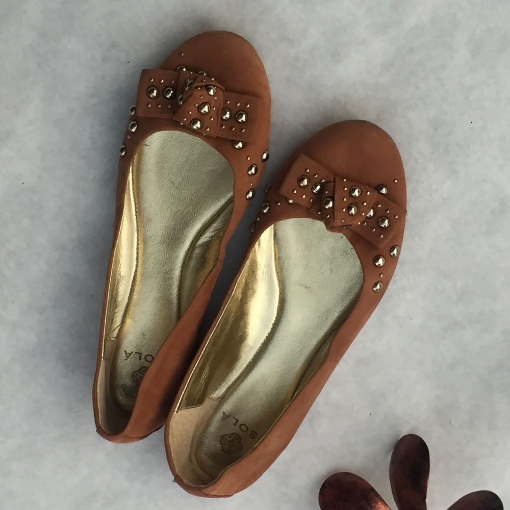 ✔️ISOLA Studded Flat Casual Shoes